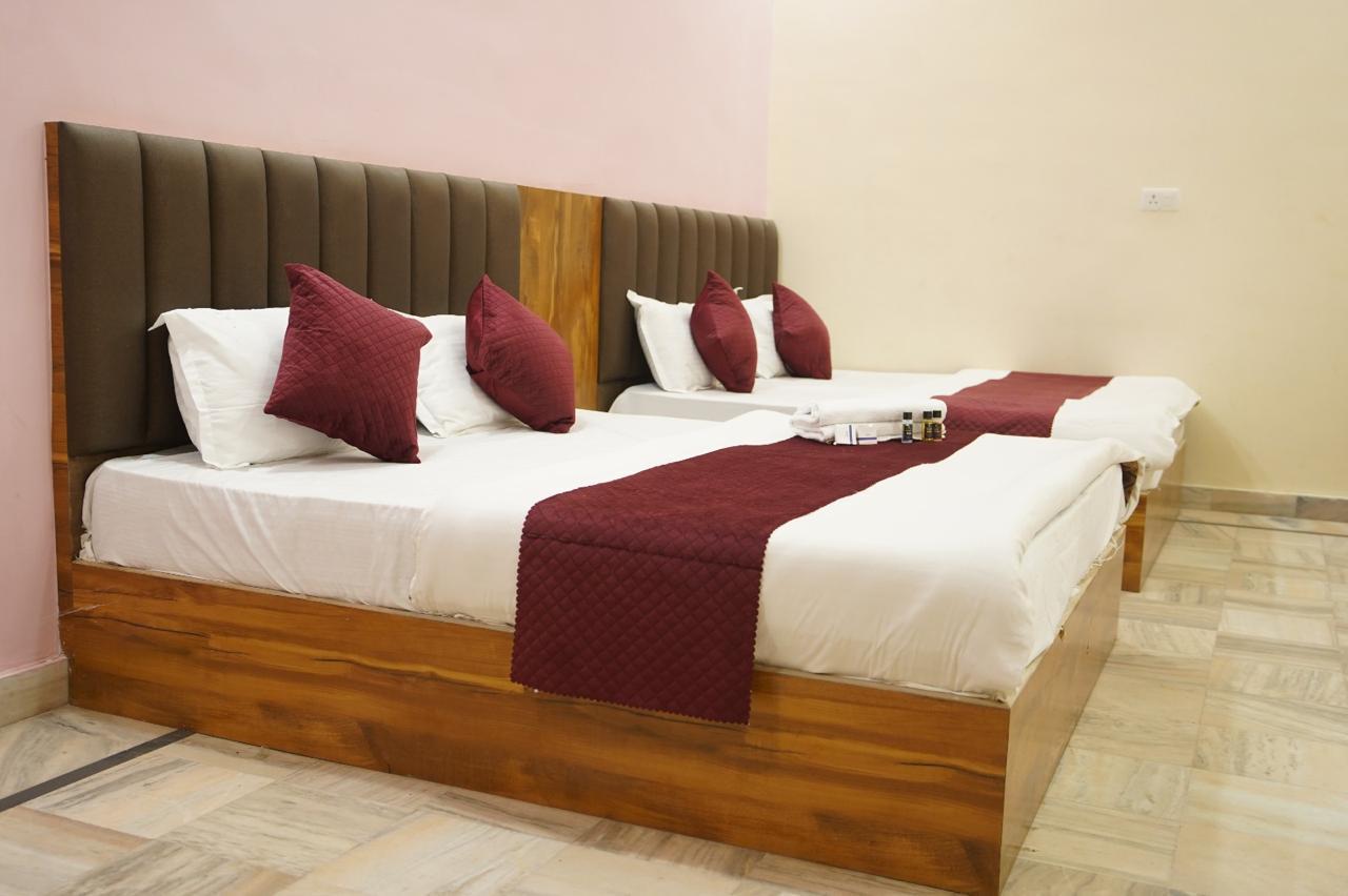 Kesar Bagh Premiere Room